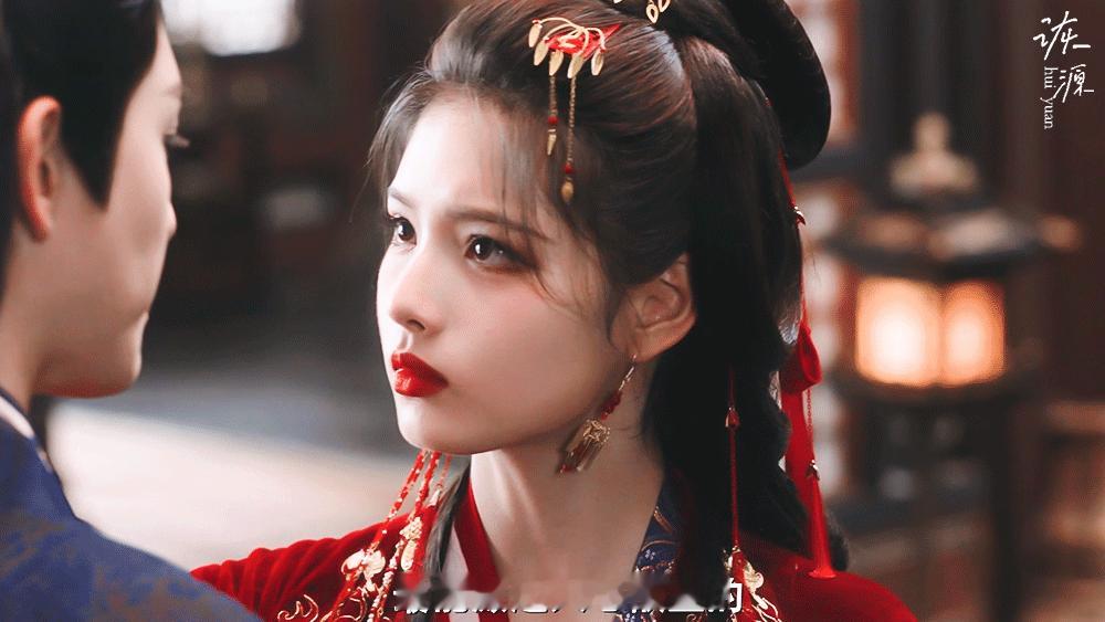 艾米 《雀骨》谢嘉鱼 / 动图好多漂亮造型！！！～～～▷红衣-击鼓🥁🥁🥁·