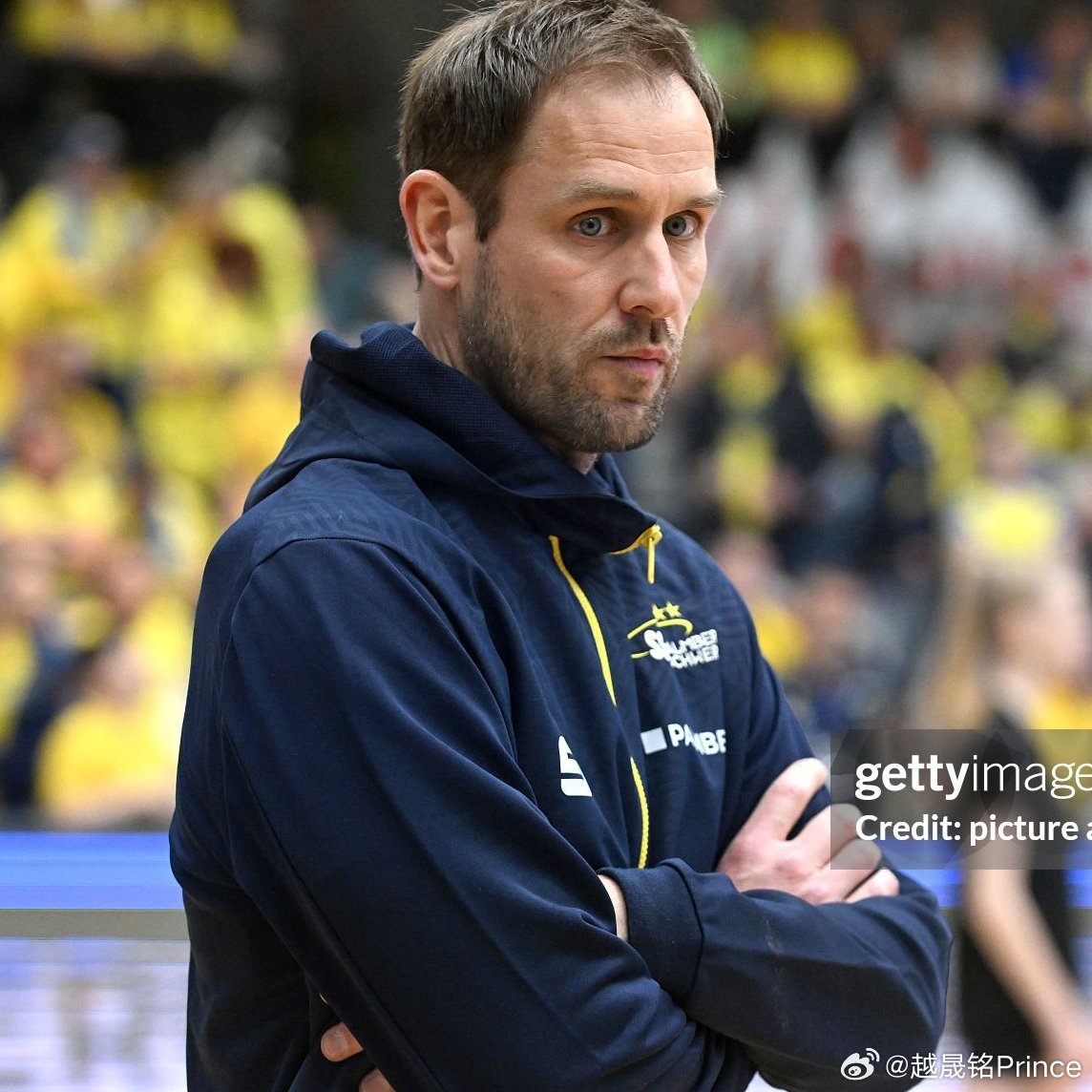 - 你觉得土耳其排球的氛围如何？⚡️ 菲利克斯·科斯洛夫斯基：太棒了。和土耳其队