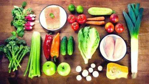 血糖一旦超标，饮食上要注意3点，多喝1种水，血糖悄悄降高血糖是我们常见的慢性代谢