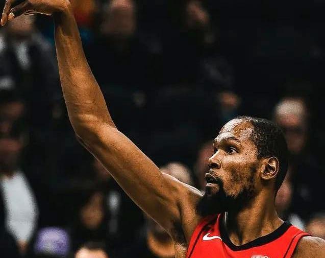 57%罚球还赢球，火箭怎么做到的？
 
昨天这场球，两队把篮筐砸得咣咣响。火箭3