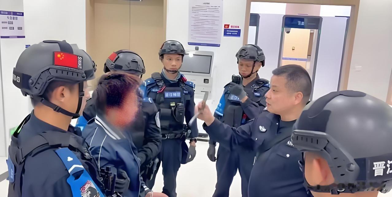 首先这个产业链有着清晰的分层结构，最上游的是幕后金主，他们大多躲在境外或者当地的