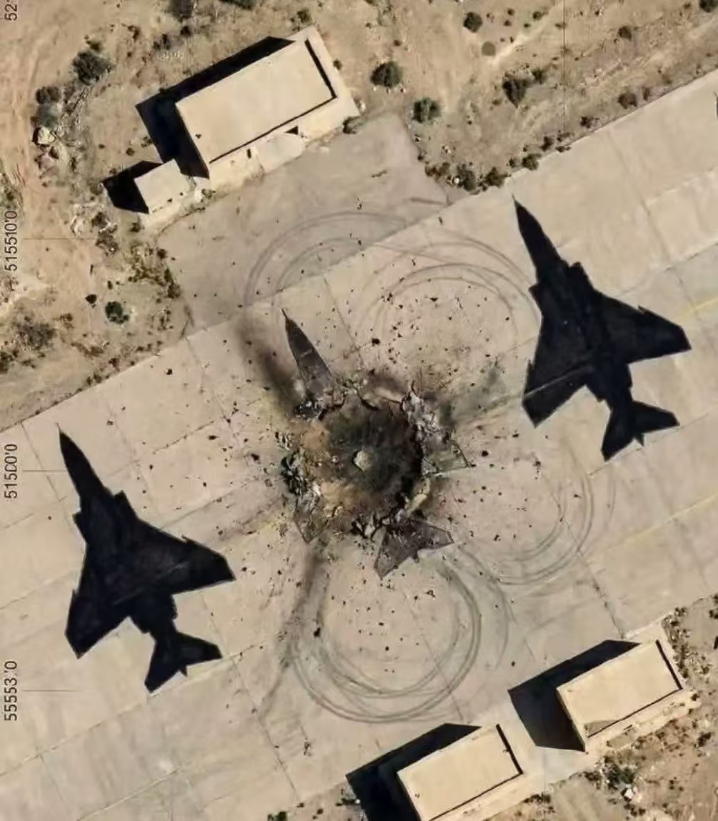 伊朗人在地面上画的战机图案，成功骗到美国元300万美元一枚的导弹！伊朗导弹袭击以