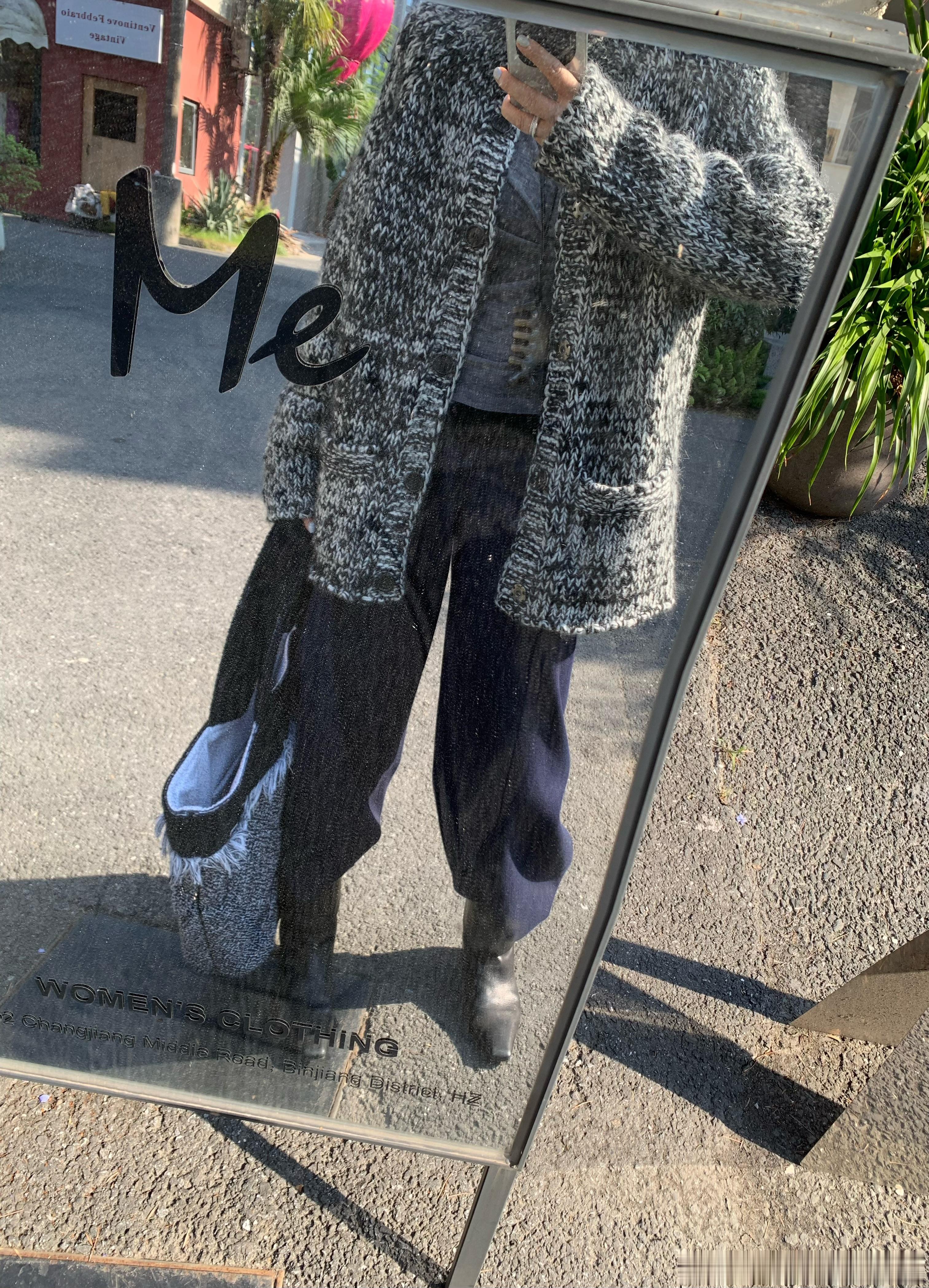 💫谁能拒绝这件自带故事感的杂色粗针开衫！🩶评论区抽送一件精选羊驼毛+绵羊毛+