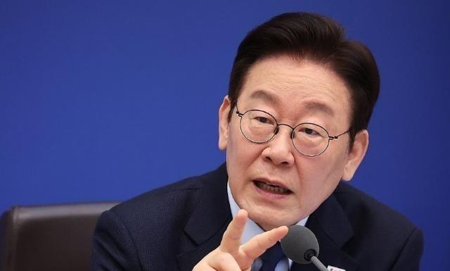 李在明的态度浮出了水面！在高市早苗正式坐稳日本首相的时候，这位韩国总统也是对高市
