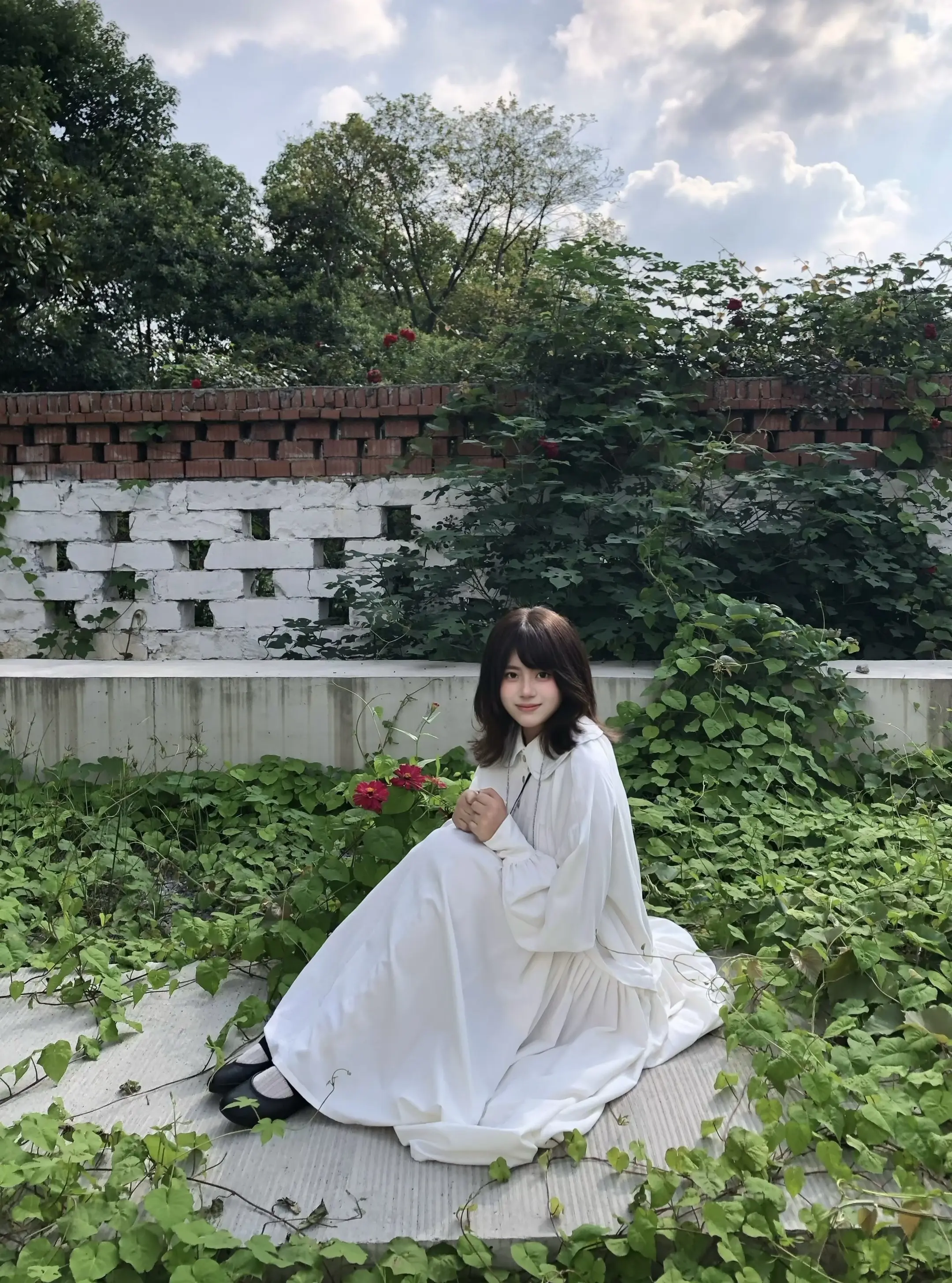 青春是暴雨，灵魂是树木。我们苍翠，我们万古。