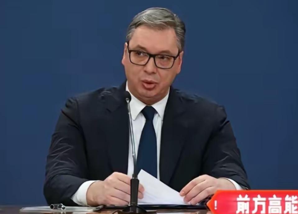 武契奇访华关键时刻，突然甩出辞职重磅消息。

北京时间 5 月 25 日，正在中