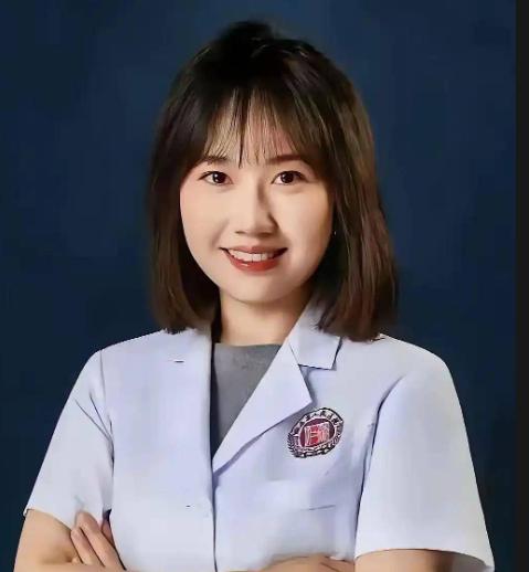 曾琦千不该万不该！
她的下场给所有人提了醒！


曾主任的事闹大了。
私德问题闹