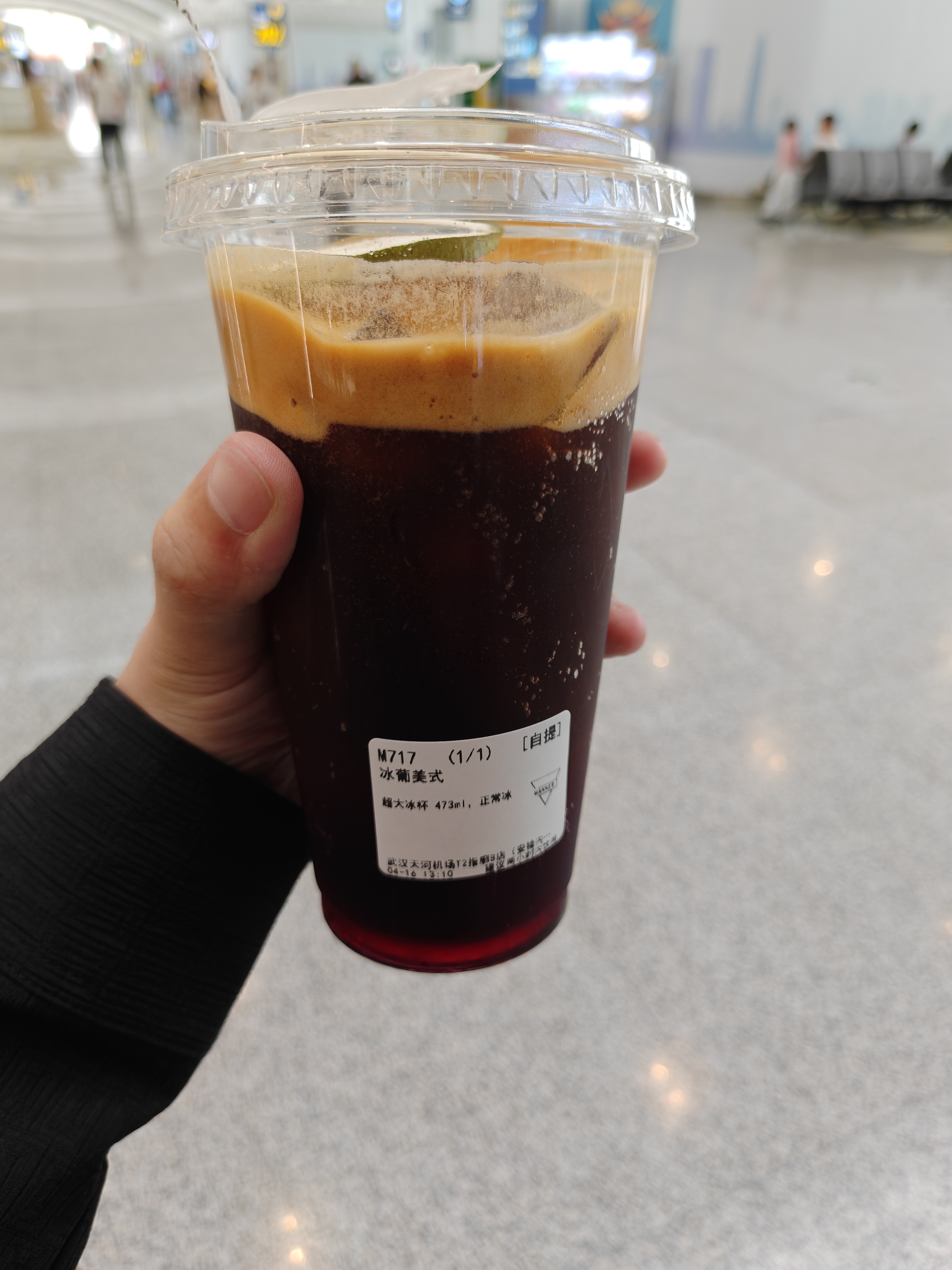 该说不说去了那么多机场还是武汉天河机场的价格亲民一些有的门店甚至能和外面一个价比