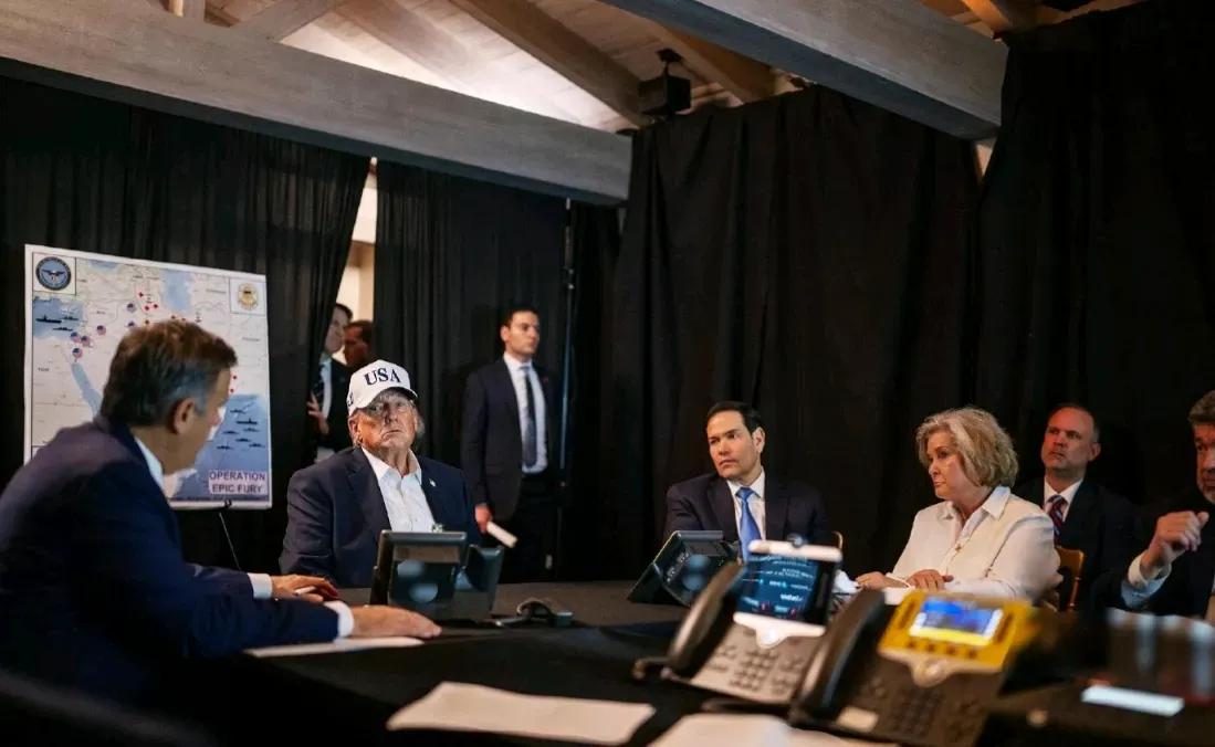 美国全球封堵伊朗

《纽约时报》披露，经过和白宫幕僚群体的紧急会议，美国总统特朗