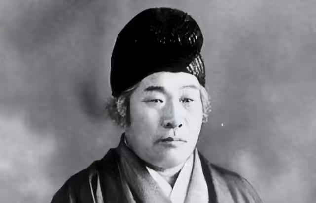 日本要亡国了？一个近百年前的死亡预言，竟然因为现任首相的一句话，在日本国内炸开了