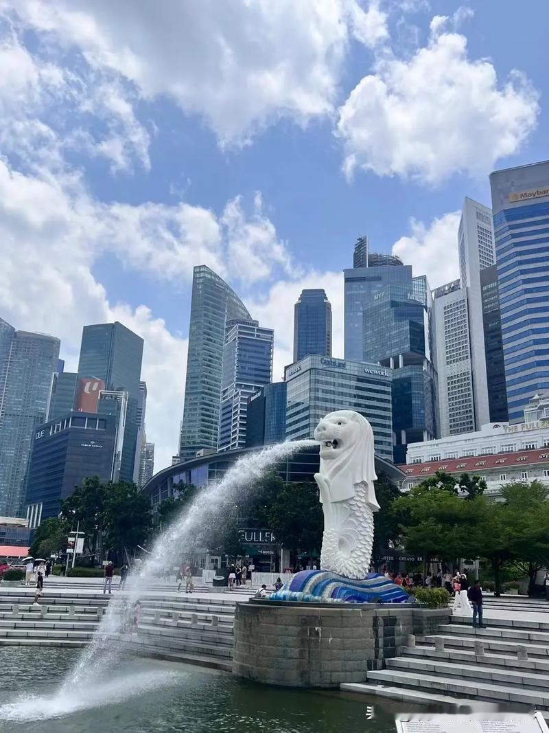 大家有没有发现，有些深吹很喜欢吹牛逼，将深圳吹上天，动不动就说深圳超越新加坡了！