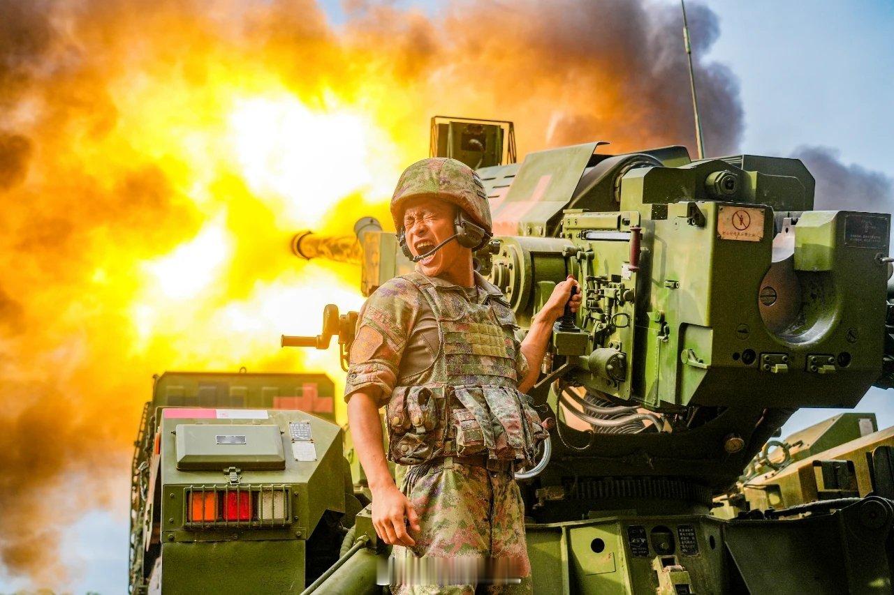 战争之神【全程高能！直击炮兵分队实弹射击考核超燃现场】铁甲列阵，炮啸长空！——近