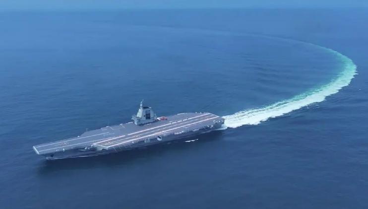 福建舰入列震惊世界，西太棋局再落一子
【东南网】我国第一艘电磁弹射型航空母舰福建