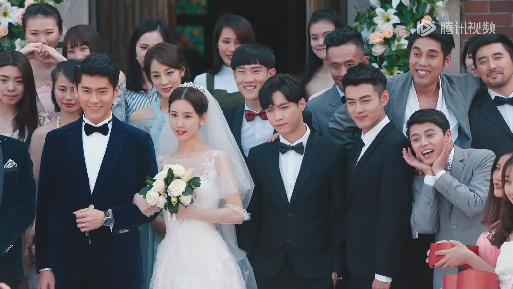 #张昊唯 你喜欢张艺兴吗#突然间提张艺兴，应该是翻到《求婚大作战》时期的合照了吧