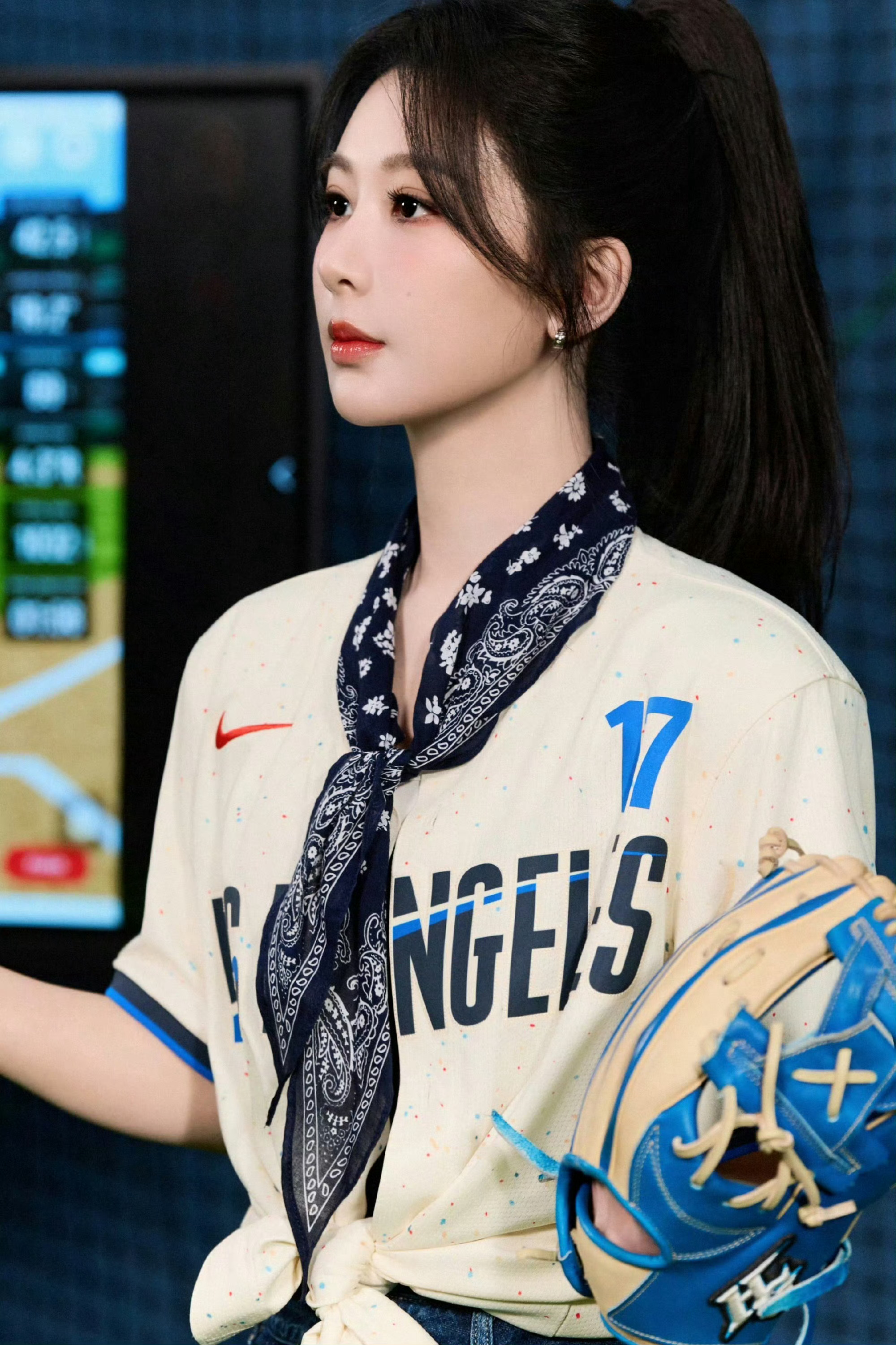 杨紫棒球进阶挑战 美少女[爱慕][爱慕] ​​​
