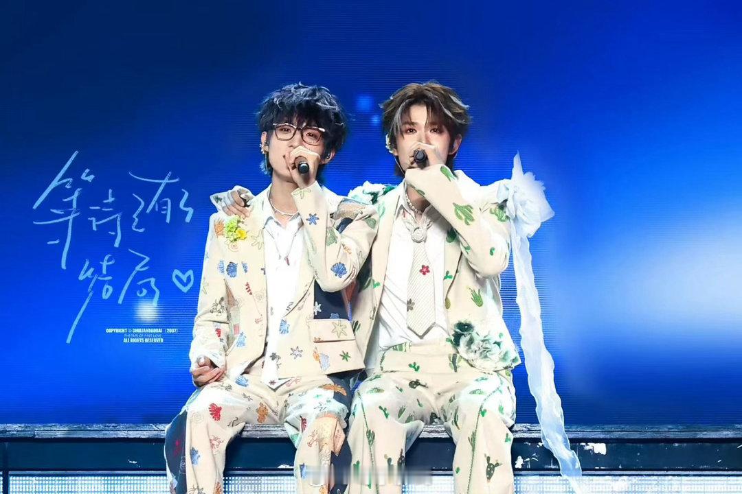 庾澄庆点赞张泽禹张极翻唱春泥民国风与经典金曲完美相融，张泽禹张极的歌声治愈又有力