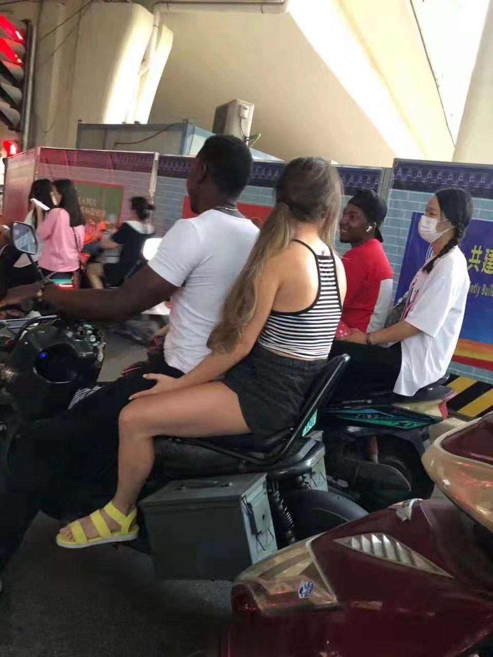 为什么不戴头盔？[疑问] ​​​