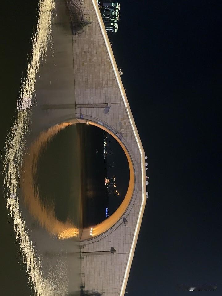 晒图笔记大赛这是宜兴什么桥？晚上好多人在上面乘凉，白天没有注意到它，晚上看上去还