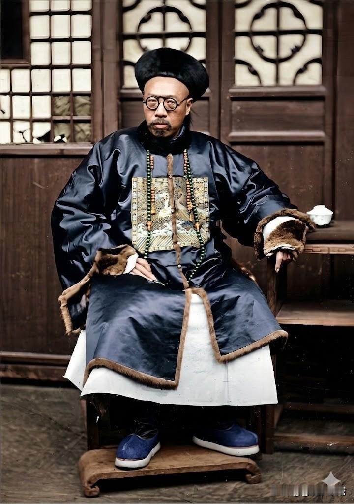 清朝二百六十八年满蒙汉权力分配，满汉各占近百分之五十详析

自1644年入关定鼎