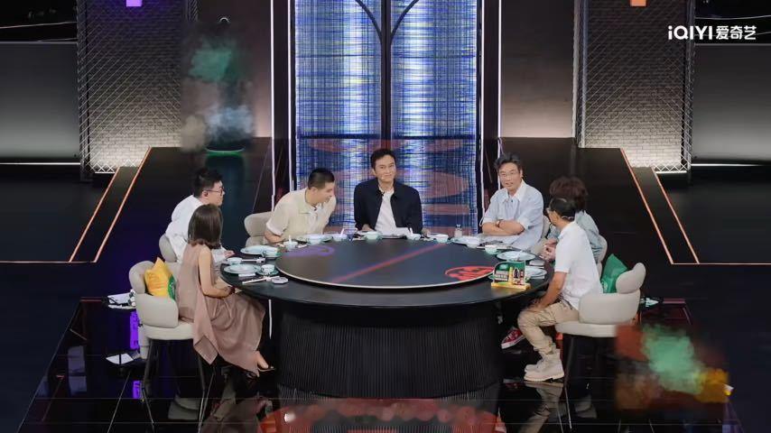 马頔吕严看差评找饭馆张智霖当场拜师马頔 马頔把找饭馆这件事讲成了一门学科，评分太