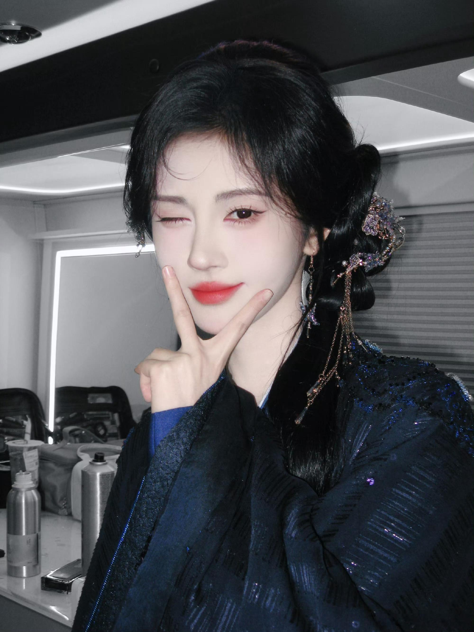 鞠婧祎露芜衣 jjy鞠婧祎阿黛﻿﻿ 遂宁我太想去了 那个女孩我太想见了