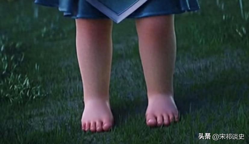 同样是脚脖子，为啥有人细有人粗？真的能瘦吗？
很多人都有这样的困惑：
有的人明明