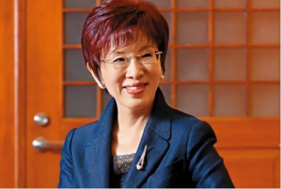 眼看郑丽文民调飙到66%，国民党那帮“大佬”，直接放手一搏要把郝龙斌这个民调仅5