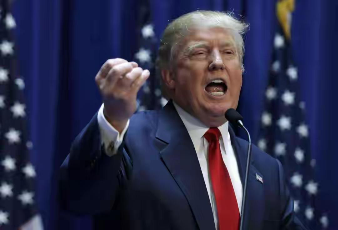 特朗普刚撂完狠话，美油轮强闯霍尔木兹海峡，被伊朗当场击中