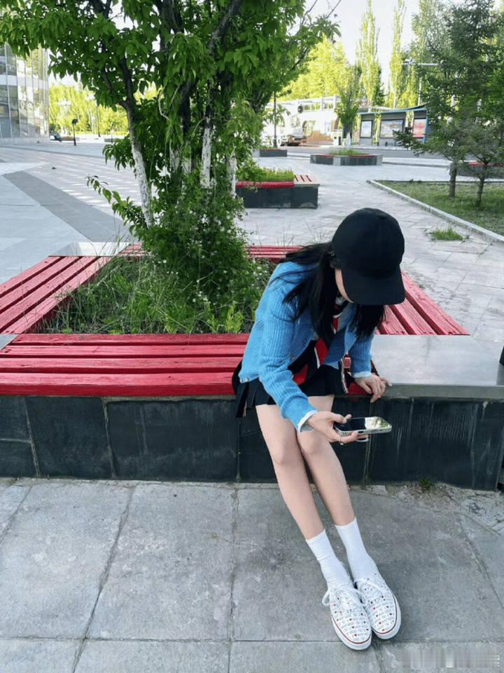 杨紫这神奇的小腿长度，美翻了 ​​​