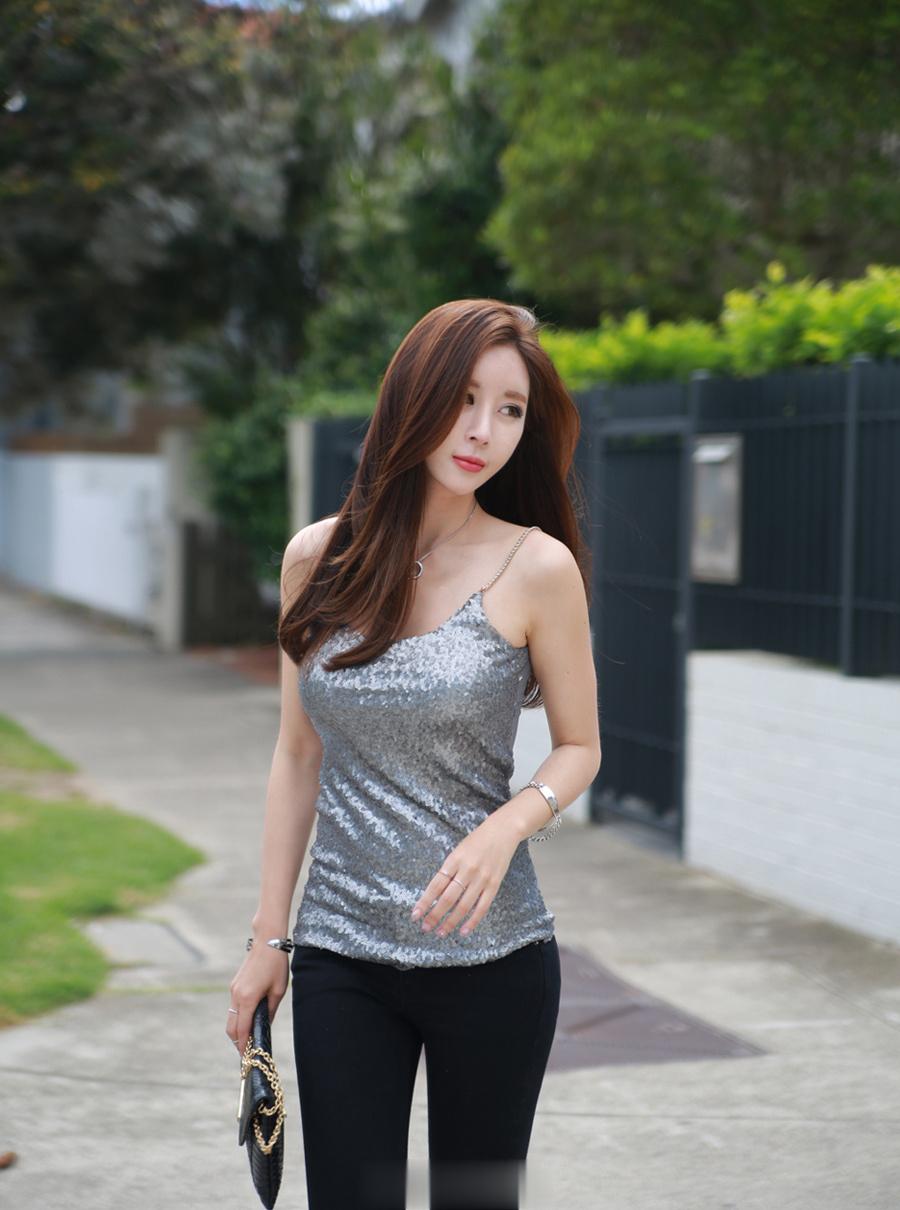 喝醉的酒就像爱错的人一样，酒劲过了就醒了，热情过了就散了！ ​​​