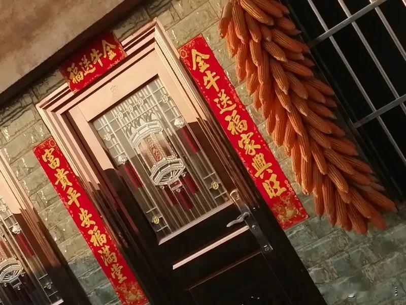 岁岁风调雨顺，请赐下联 看到“岁岁风调雨顺”这个上联，一下子就来了兴致。这上联寓