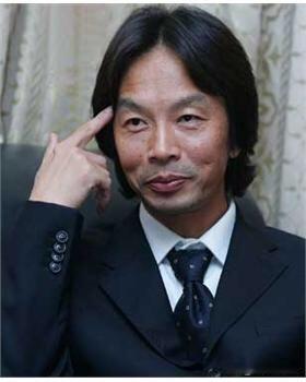 刘震云非常硬气的一段话：
“做人要像仙人掌，可以不去扎人，但身上必须长满刺，人在