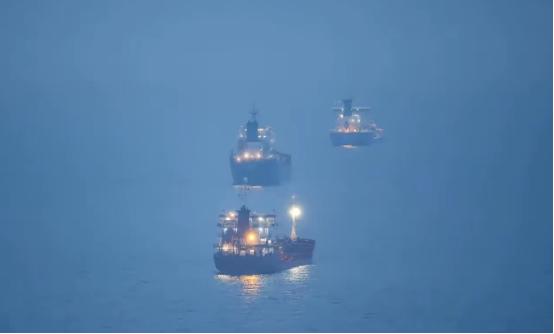 2月9日，印度和美国同时在印度洋扣押油轮，这是在公开挑战伊朗和俄罗斯的忍耐底线，