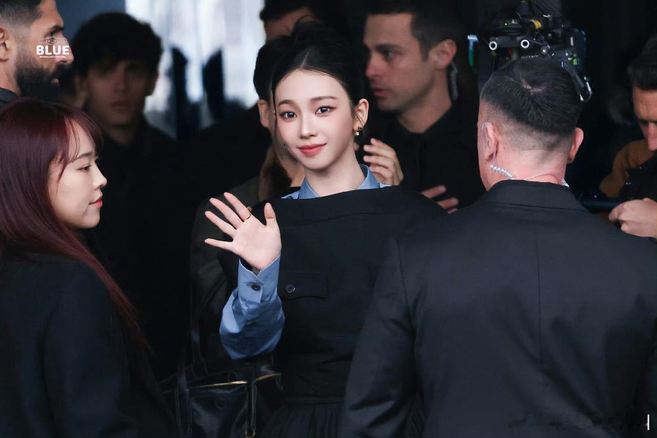 今晚亮相Prada男装秀场的柳智敏美趋韩趋双登顶✨ 果然是备受喜爱柳智敏米兰男装