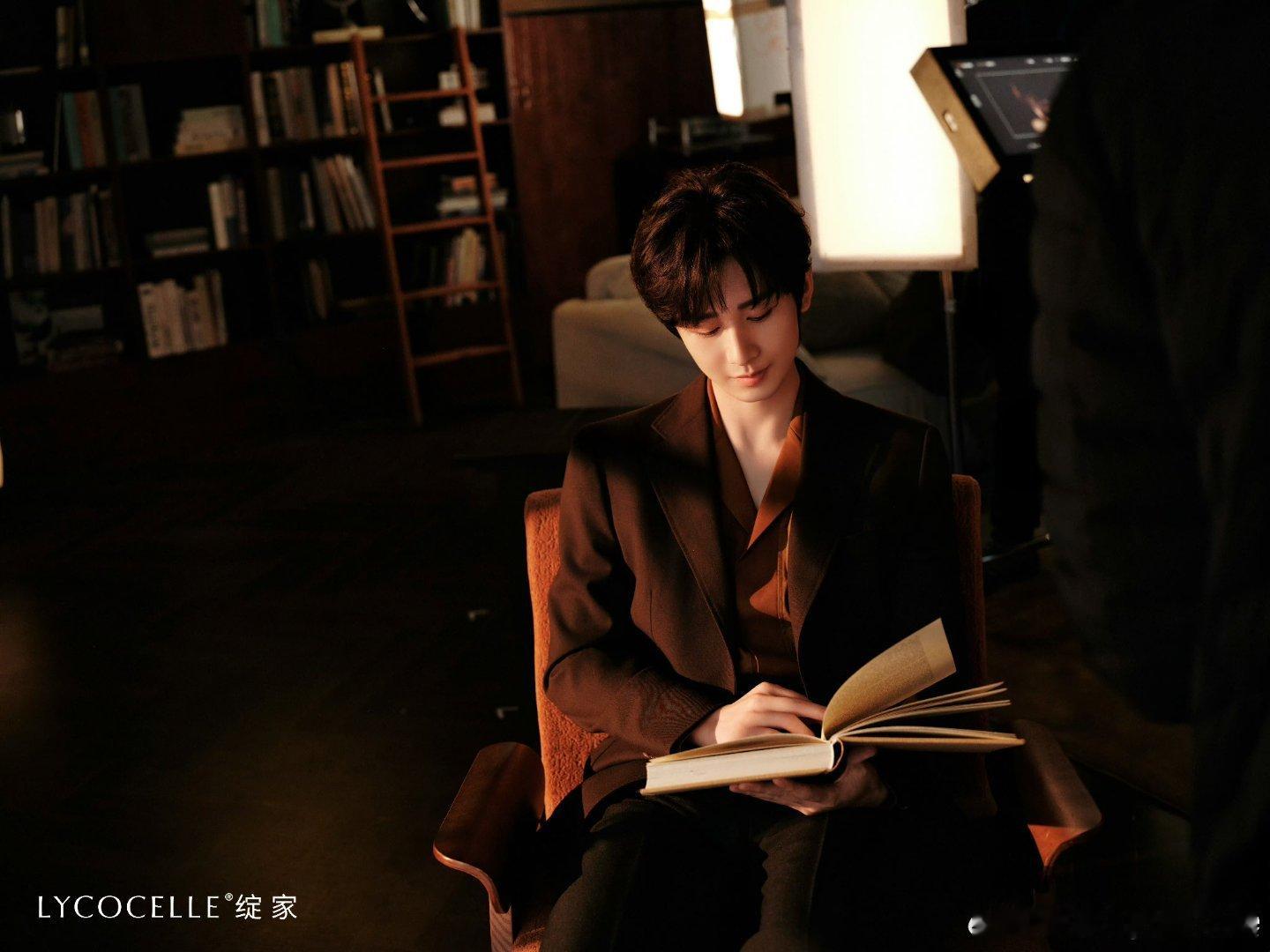 成毅绽家首位品牌全球代言人cy为成毅守护星愿成毅，你的每一个角色都塑造得入木三分