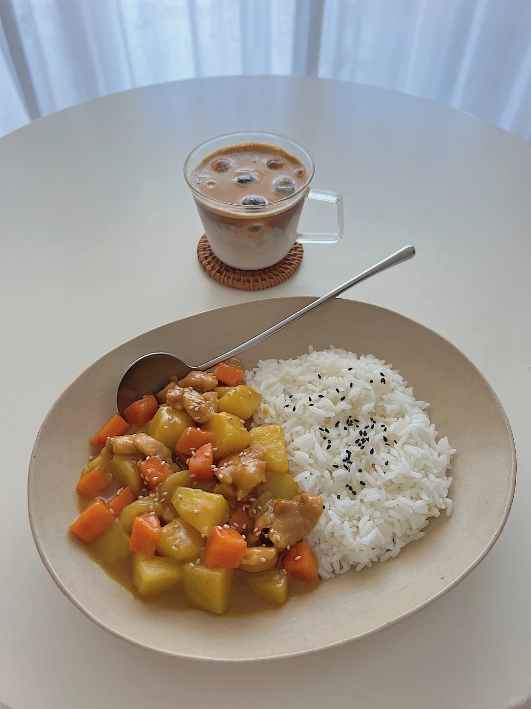 普通人的减脂餐-咖喱鸡腿盖饭🍱