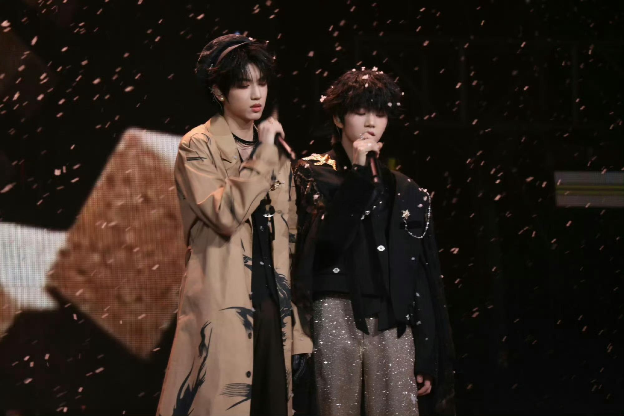 张桂源张函瑞双人舞台张桂源张函瑞对唱 TF家族四代桂瑞双人舞台封神！新音D3《卡