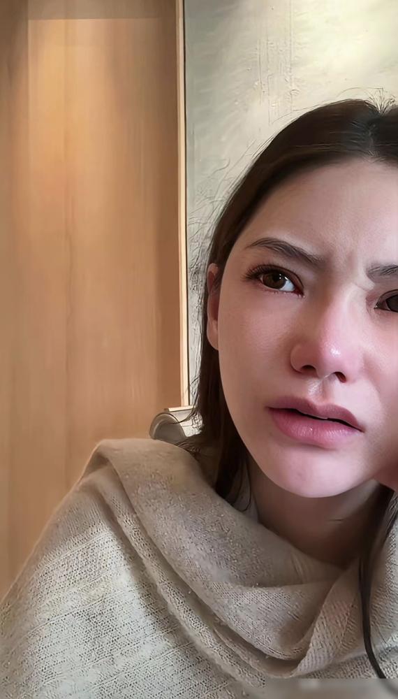 好后妈人设崩了？马筱梅一句“孩子姓汪不姓马”，直接把汪小菲家炸了。
你以为她还