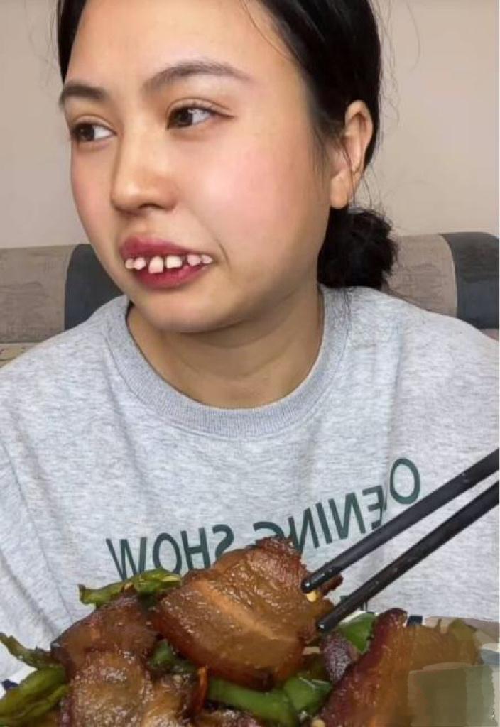 追觅俞浩怒批小红书吃相难看了哈。 