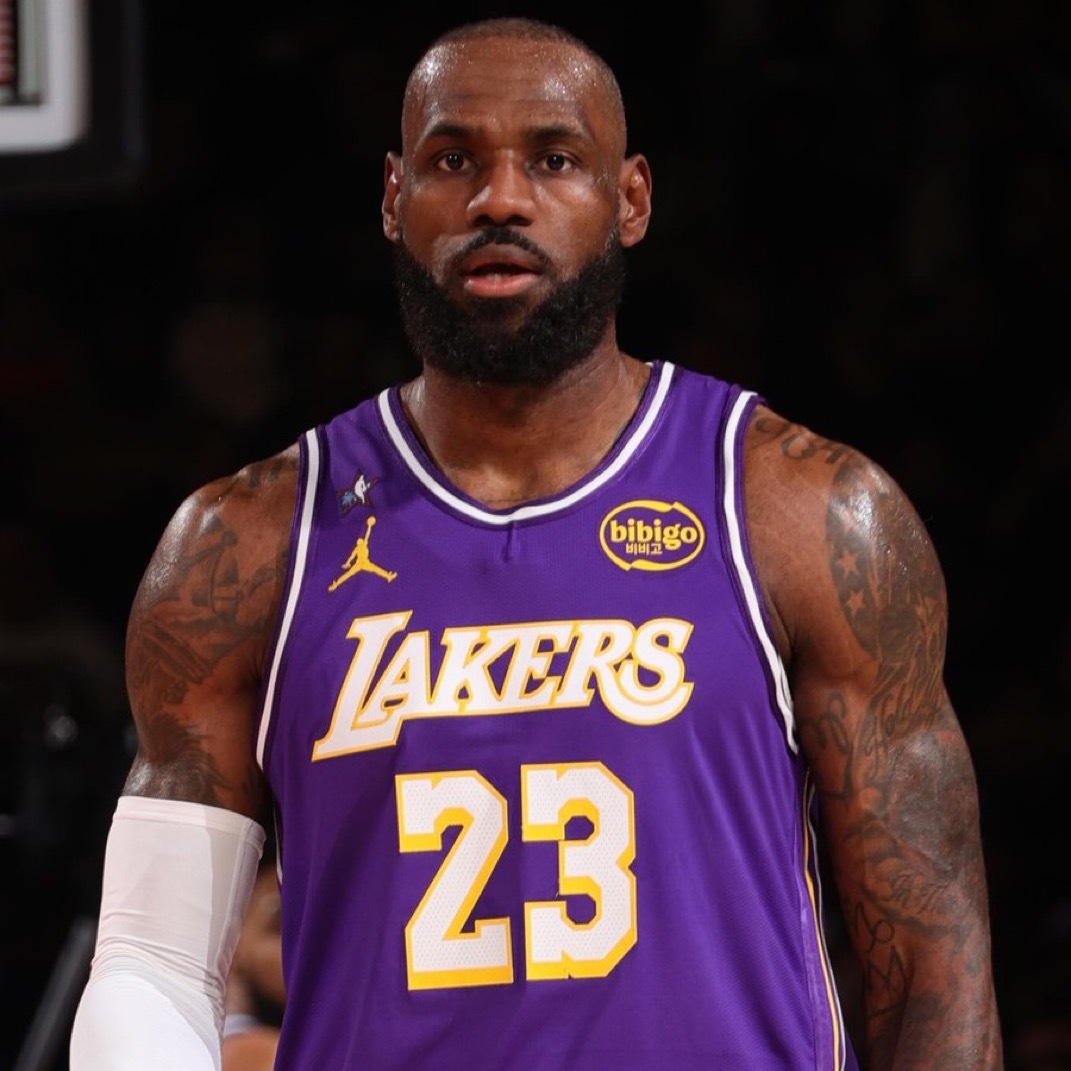 勒布朗连续21年入选NBA最佳阵容的纪录正式终结。今晚将是他本赛季缺席的第 18