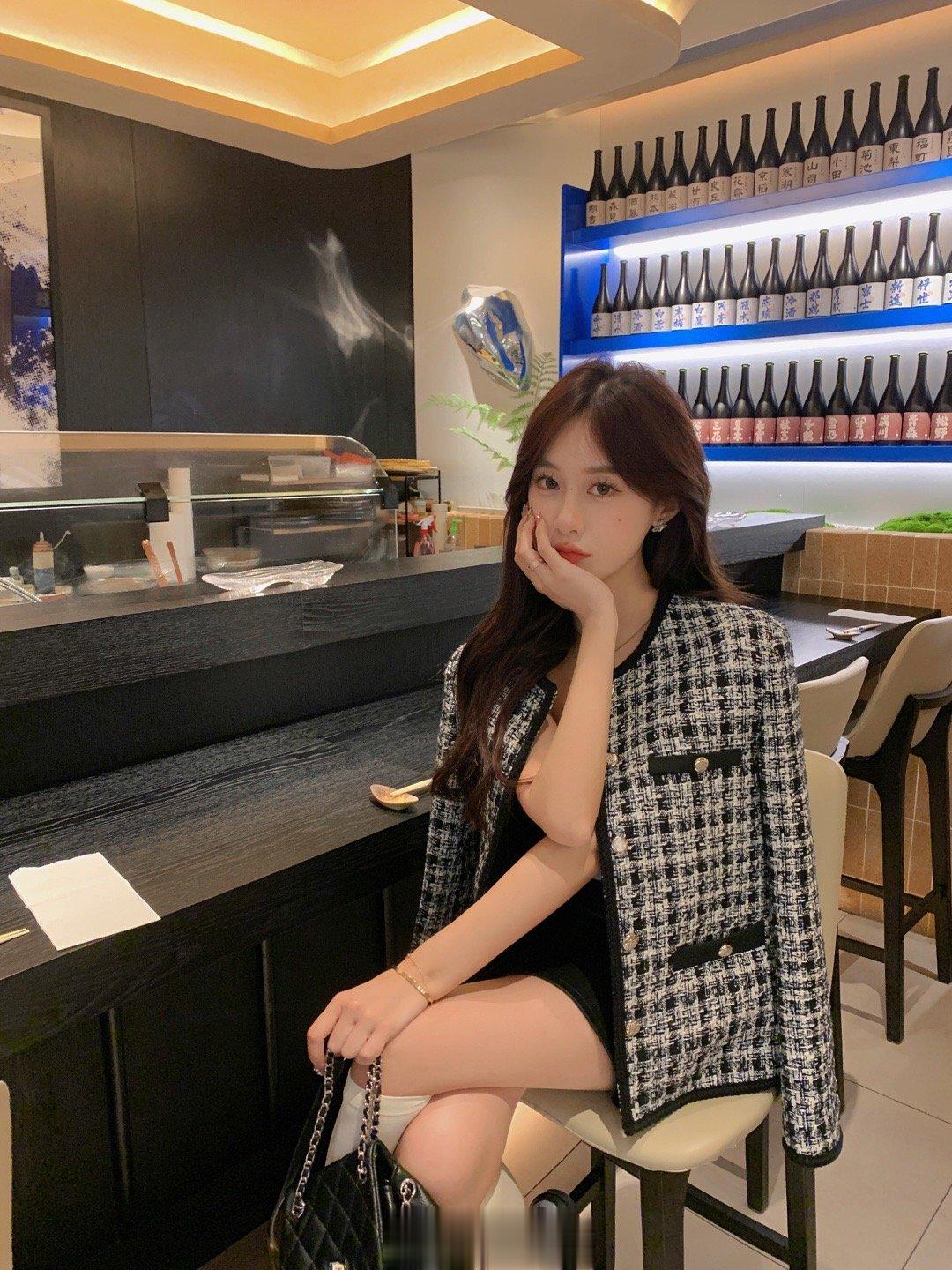 妥妥的财阀千金feel～上班通勤还是聚会 穿上真的slay全场好吧！ ​​​