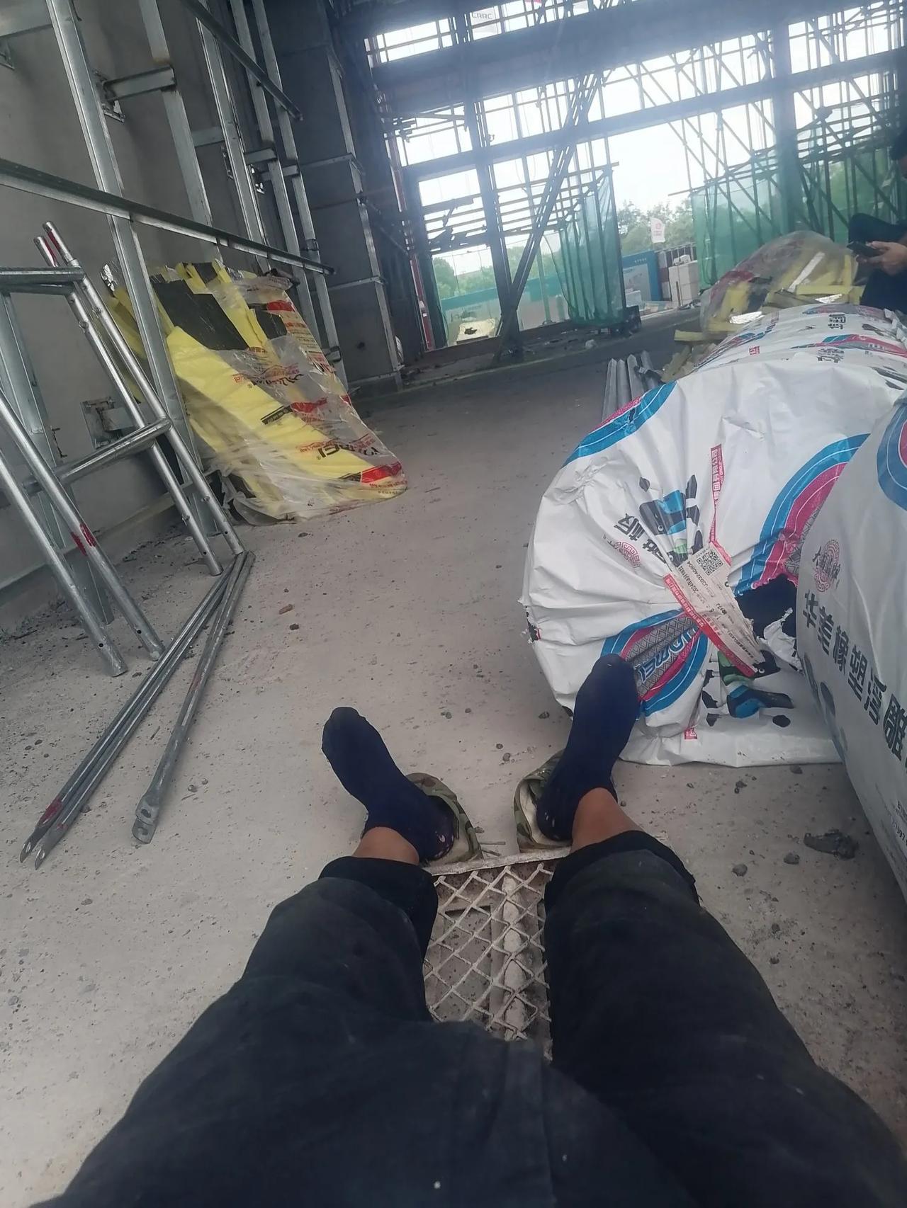 大家好，我是水电工星仔，做工地五年，建筑业拖欠之风不除，诚信危机不解，我想，明年