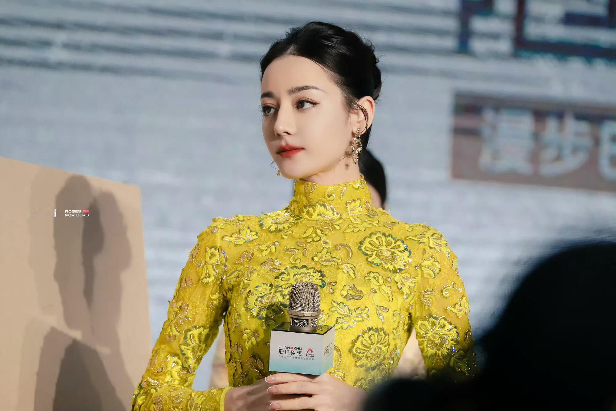 如瓷器般 ​​​