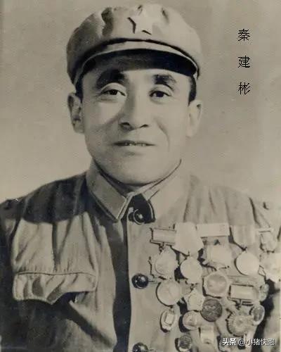 百战无伤的孤胆英雄秦建彬：血海深仇炼就战神风骨
 
秦建彬，河北南宫人，1928