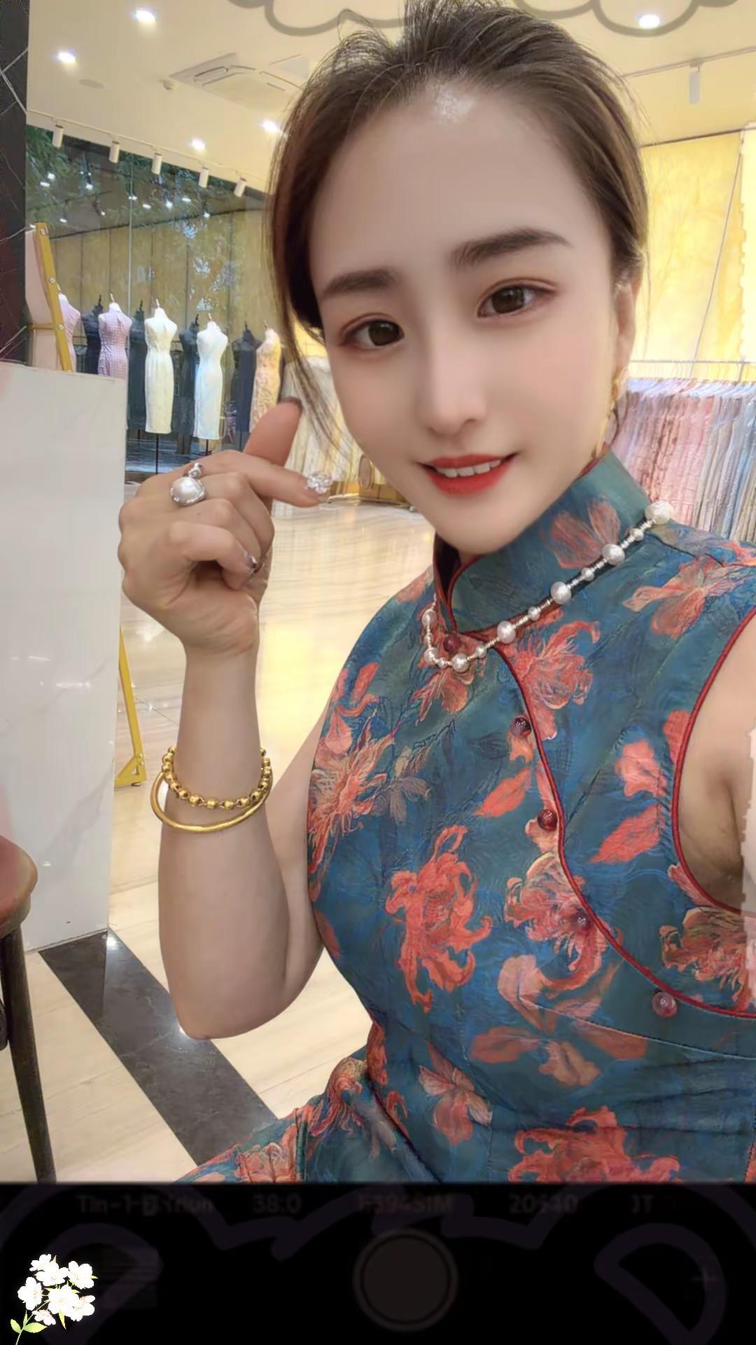 迷恋旗袍……