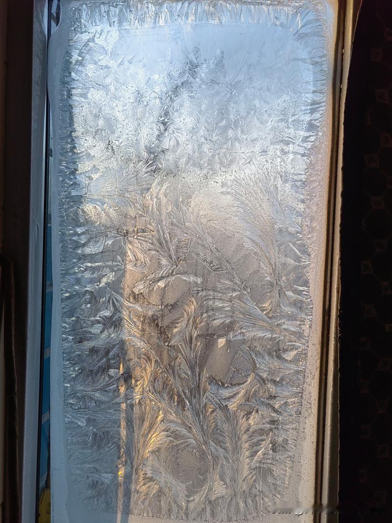 南方游客在东北的“开窗大冒险”

有个南方妹子，怀揣着对冰雪世界的无限憧憬，一路