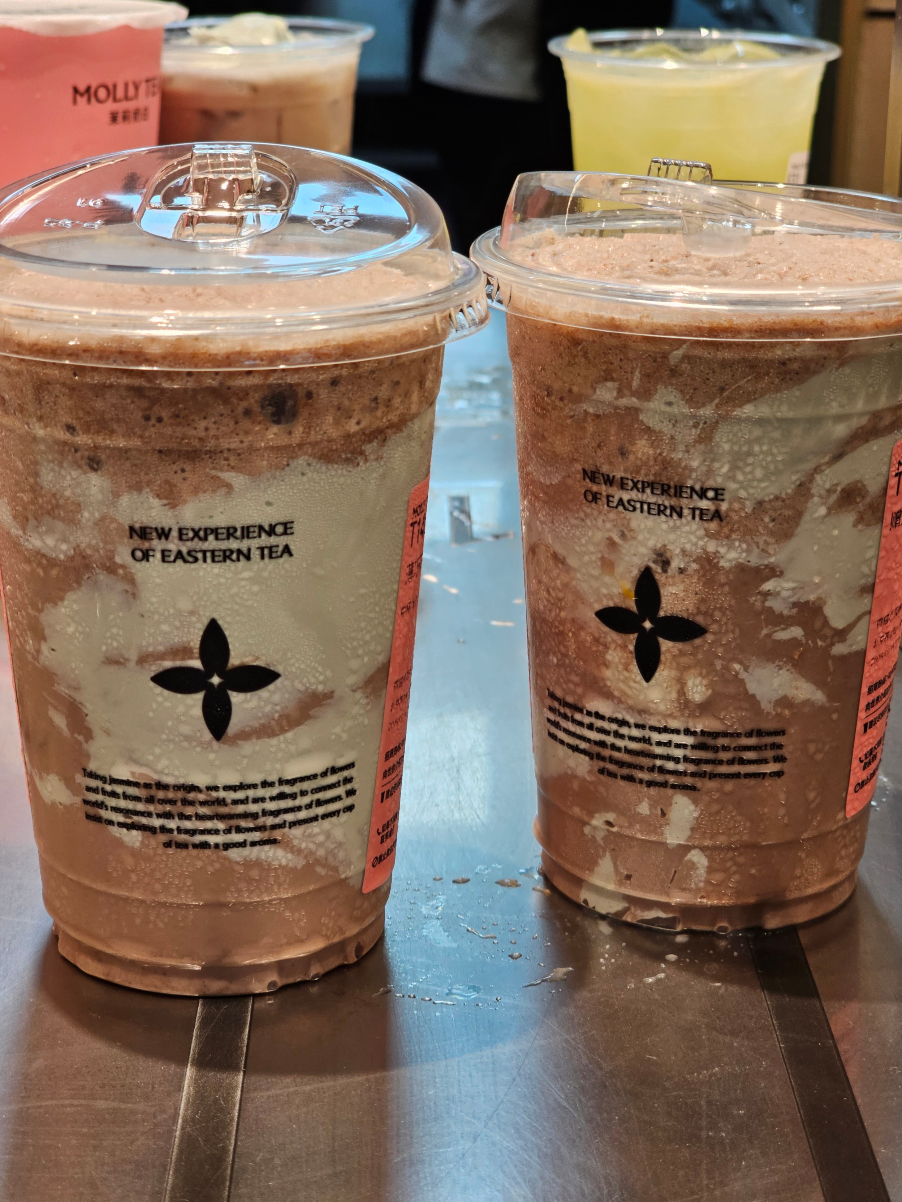 茉莉奶白薄巧还挺好喝的，三分糖够甜了，巧克力味很浓，薄荷味淡一点 