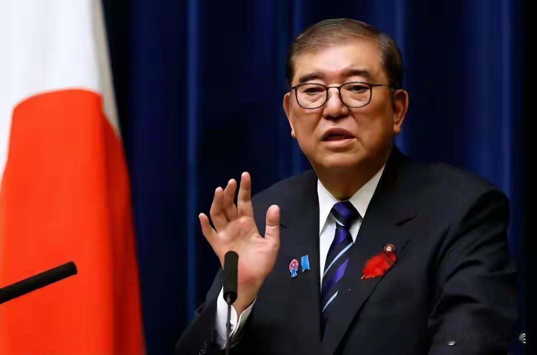 硬抗中国压力45天后，高市兵败如山倒，不仅日本前首相石破茂在讲话中同高市早苗割席