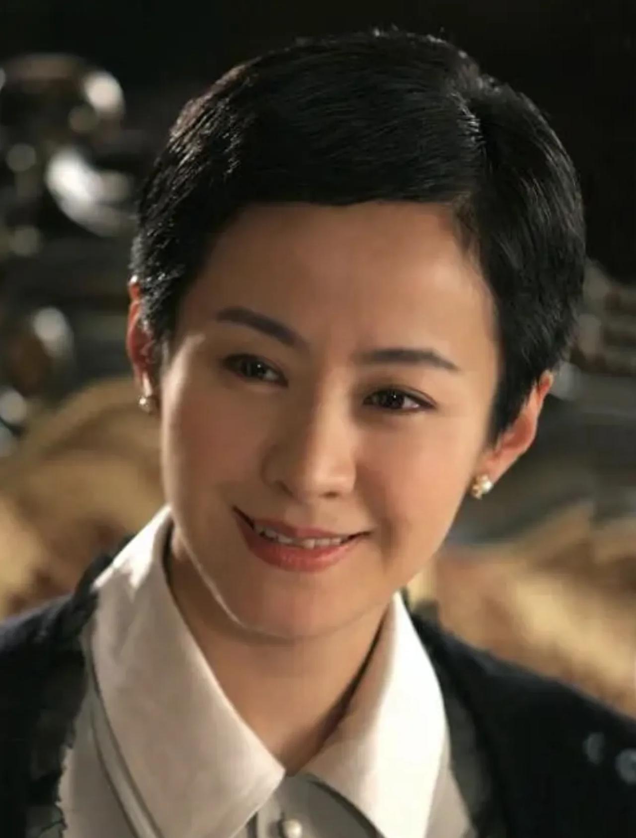 剧雪重返演艺圈的消息如石入水，激起广泛关注。她不为金钱名利，只为内心呼唤。再度投