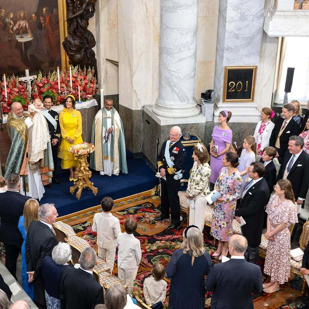瑞典王室🇸🇪6月13日，瑞典公主&西博滕女公爵伊内丝的洗礼仪式。世界各国王室